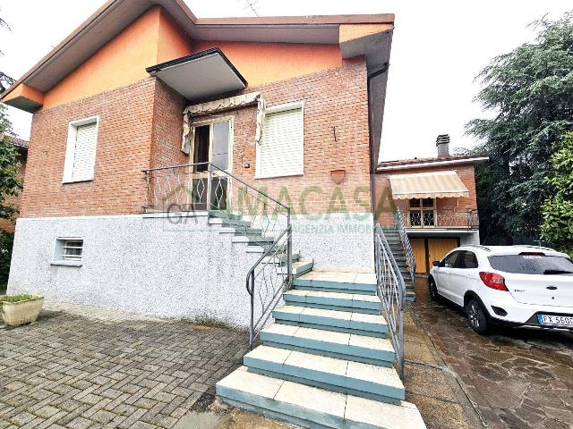 Villa in Piazza Martiri Partigiani 88, Sassuolo - Foto 1