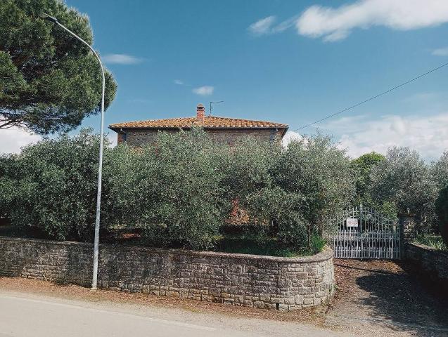 Country house or cottage in Case Sparse Burcinella, Cortona - Photo 1