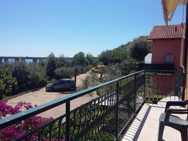 2-room flat in Via Civezza, San Lorenzo al Mare - Photo 1