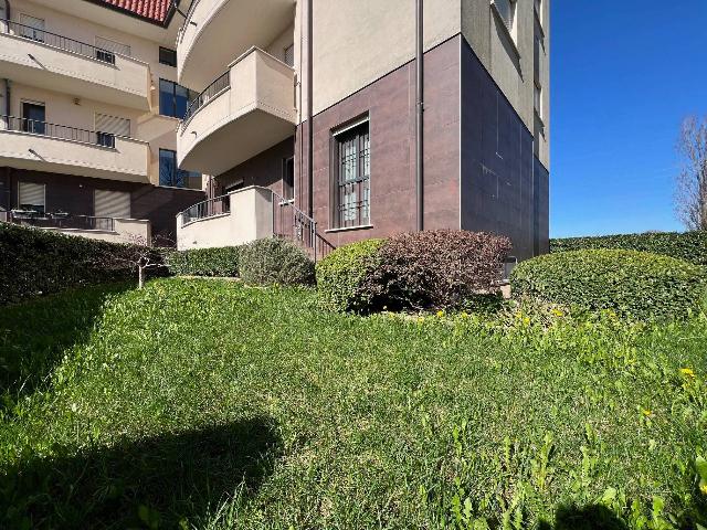 4-room flat in Via Gabriele d'Annunzio 11, Pantigliate - Photo 1