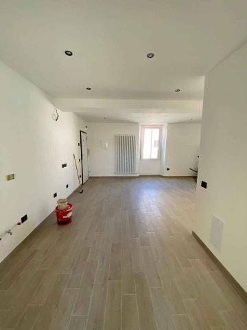 3-room flat in Via Roma, Castelnovo ne' Monti - Photo 1