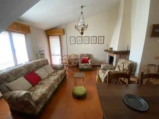 4-room flat in Via Crispi, Carpineti - Photo 1