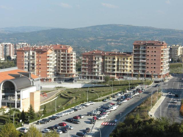 Boxen in Via Gaetano Scardocchia, Campobasso - Foto 1