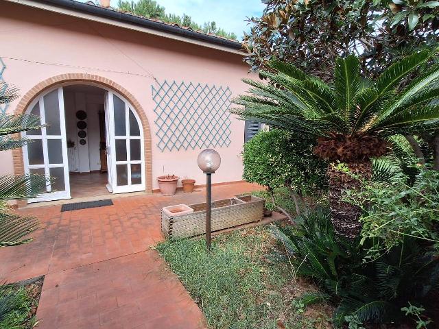 Detached house in Via San Pietro in Palazzi 16b, Cecina - Photo 1