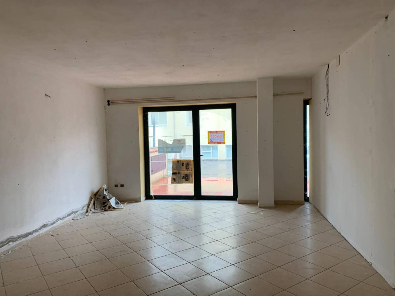 Negozio in Via Alcide De Gasperi, Valledoria, {3} - Foto 2