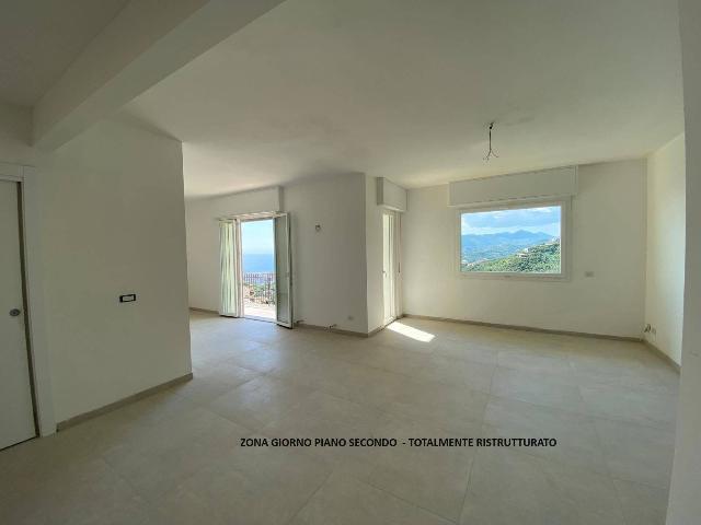 4-room flat in Via Dino Berisso 36, Cogorno - Photo 1