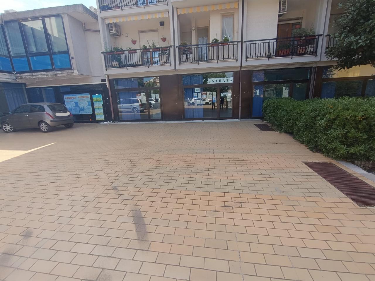 Negozio in Via Ovidio, Lanciano, Lanciano, {3} - Foto 2