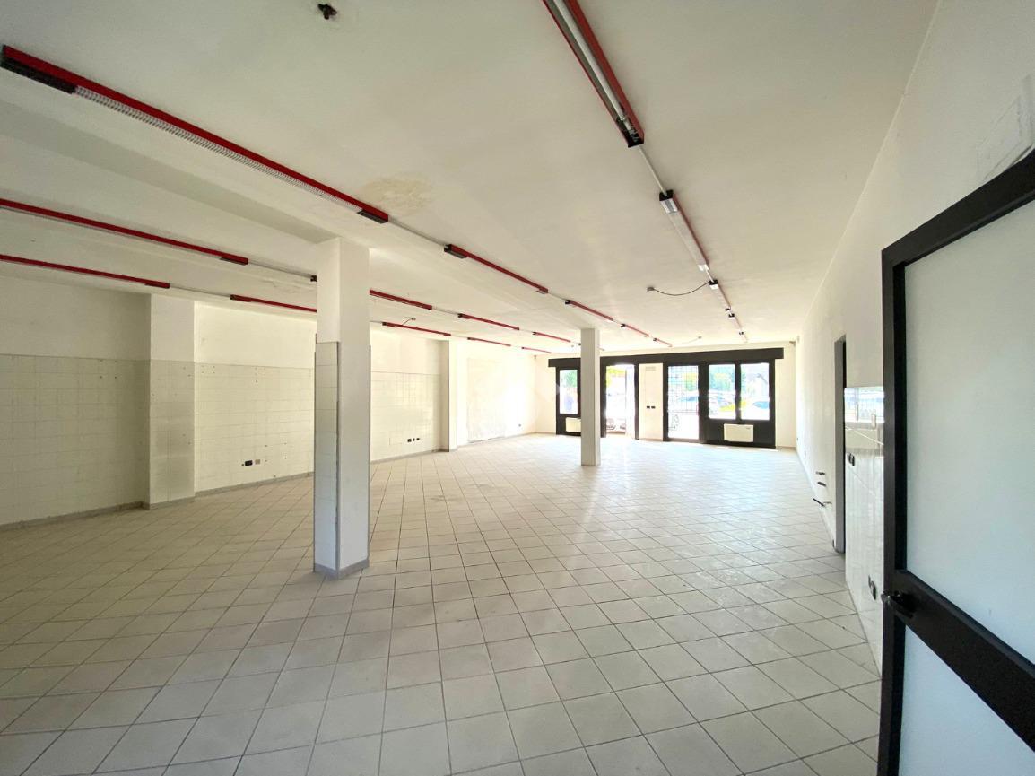 Negozio in Via Giuseppe Verdi 31, Limena, {3} - Foto 2