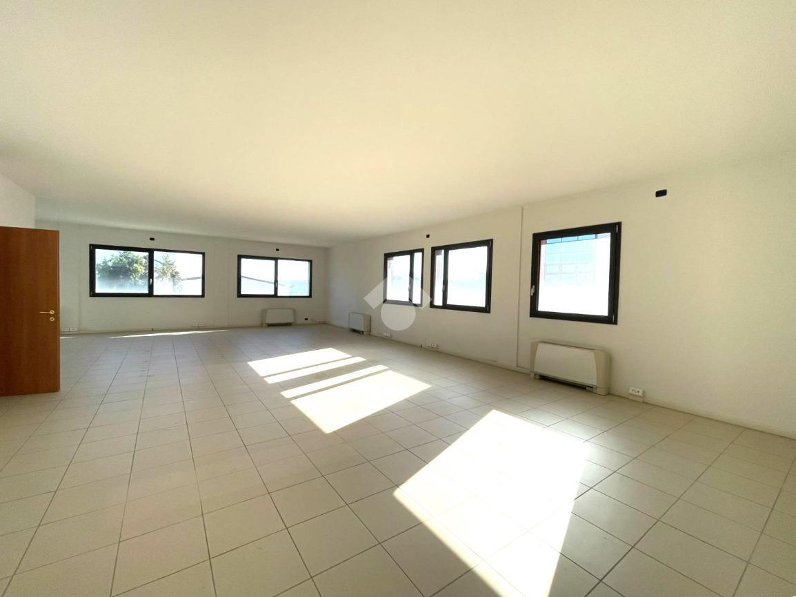 Ufficio in Via Galvani 20, Rubano, {3} - Foto 1