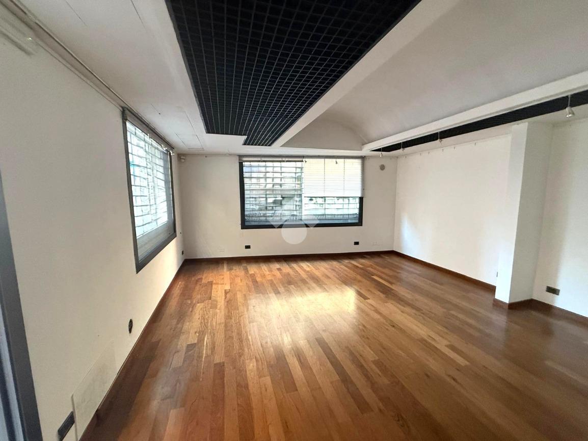 Negozio in Via dei Fabbri 14, Padova, {3} - Foto 2