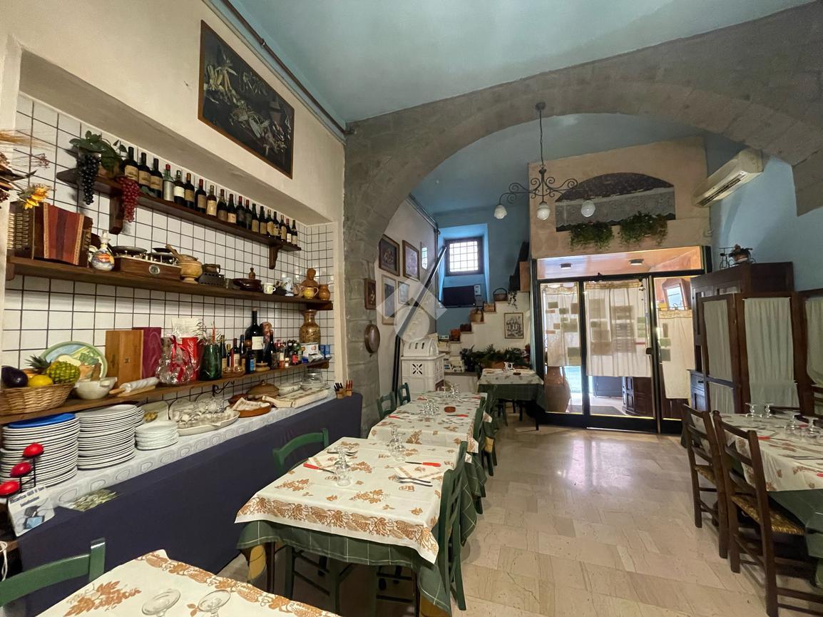 Negozio in Via Corso Cavour 1, Montefiascone, {3} - Foto 1