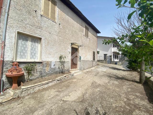 Detached house in Via Carpine, Montefiascone - Photo 1