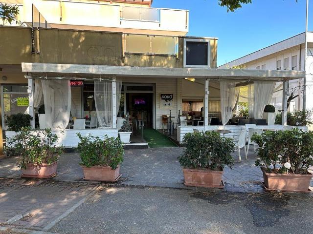 Negozio in Viale Santorre di Santarosa 29a, Riccione - Foto 1