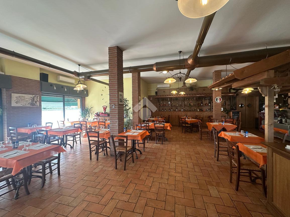Negozio in Via XXV Aprile 2, Noviglio, {3} - Foto 2