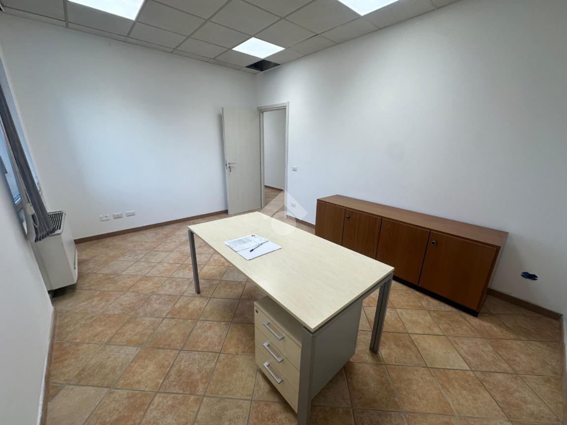 Ufficio in Viale Leonardo da Vinci 164, Trezzano Sul Naviglio, {3} - Foto 1