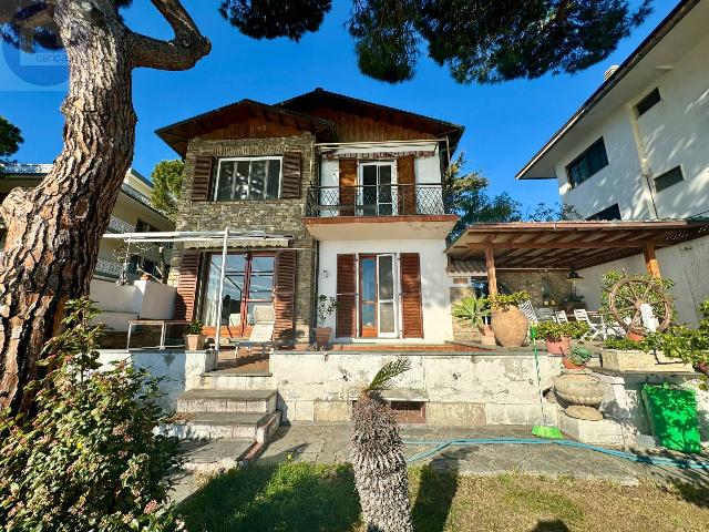 Mansion in {3}, Via Aurelia Ponente 382 - Photo 1