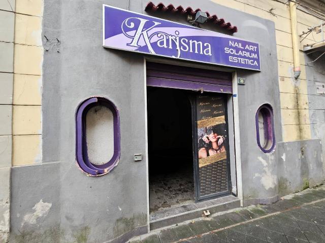 Geschäft in Via Giovan Battista Castaldo 34, Nocera Inferiore - Foto 1