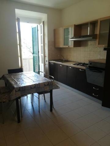 2-room flat in Via Francesco Crispi, Massa - Photo 1