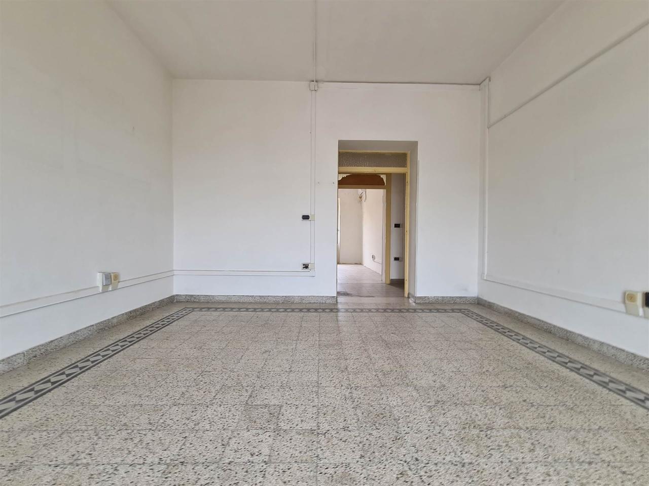 Ufficio in Via Fuori Porta Roma, Capua, {3} - Foto 2