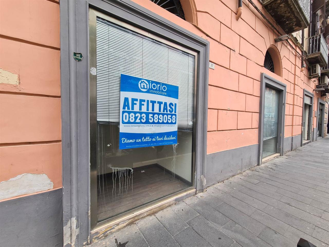 Negozio in Corso Garibaldi, Santa Maria Capua Vetere, {3} - Foto 1