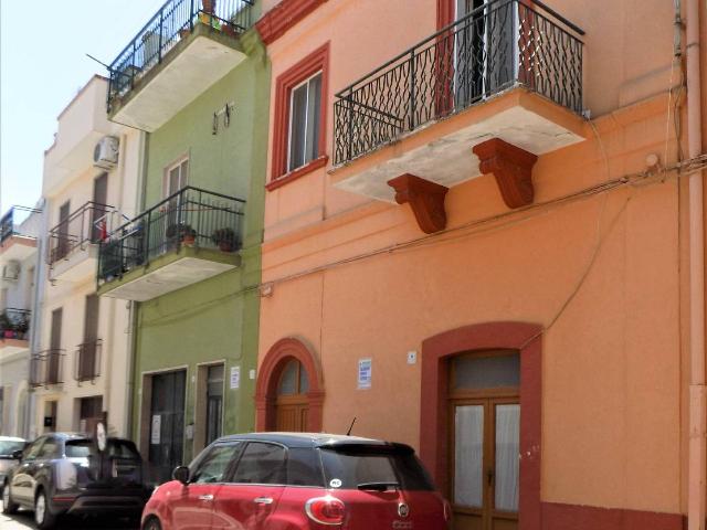 Detached house in Via Stefano Episcopo 14, Acquaviva delle Fonti - Photo 1