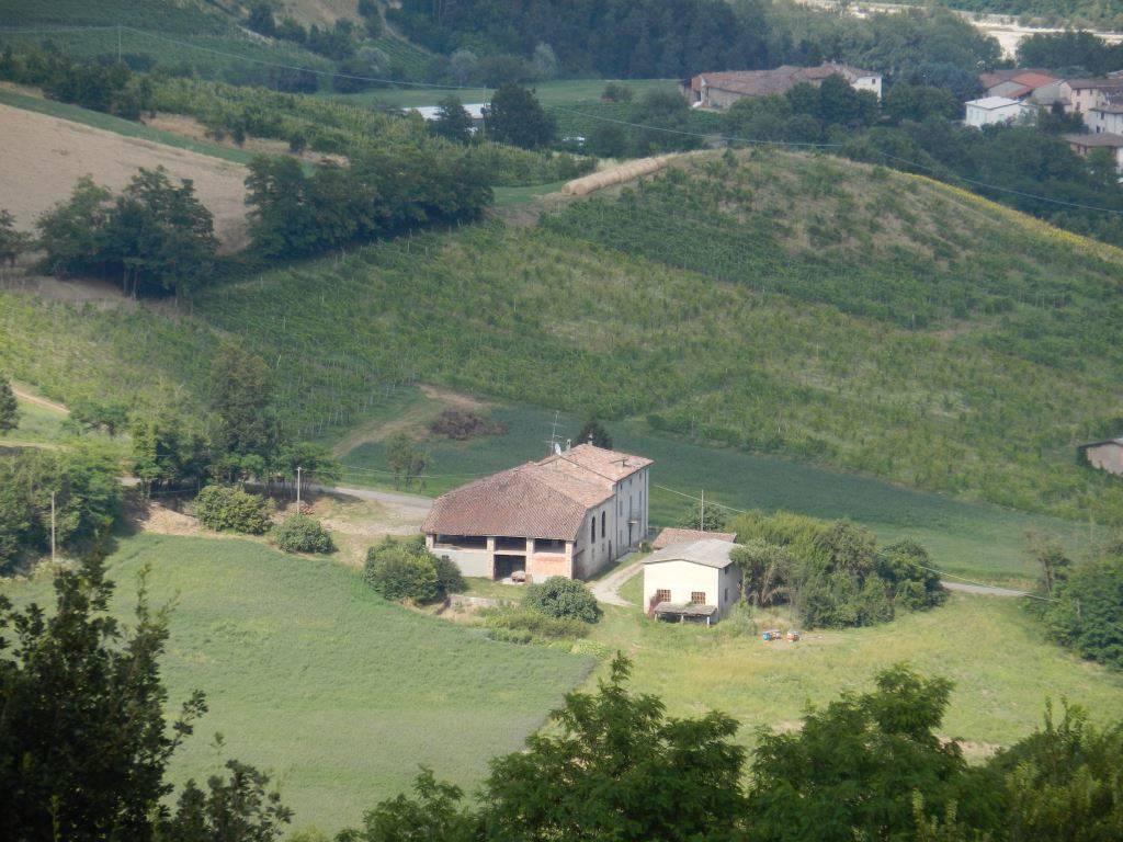 Azienda agricola in vendita a Vigolzone