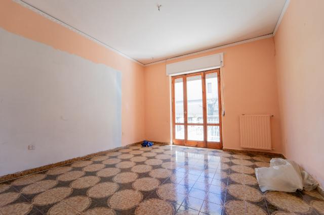 4-room flat in Via Giacomo Leopardi 1, Giugliano in Campania - Photo 1