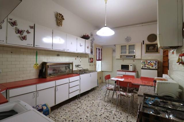 4-room flat in Corso Giacomo Matteotti 59, Cascina - Photo 1