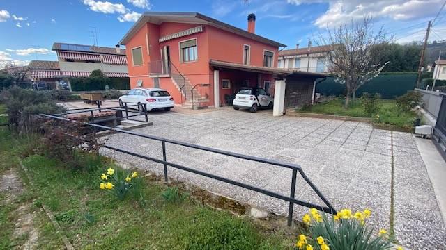 Villa in Via Aglaia Anassillide, Montebelluna - Foto 1