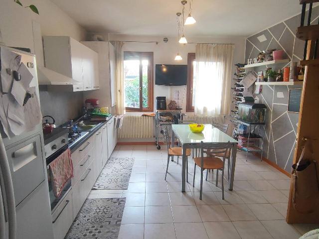 3-room flat in Via Visnà, Montebelluna - Photo 1