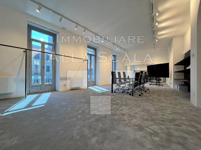 Shared office in Via Senato, Milano - Photo 1