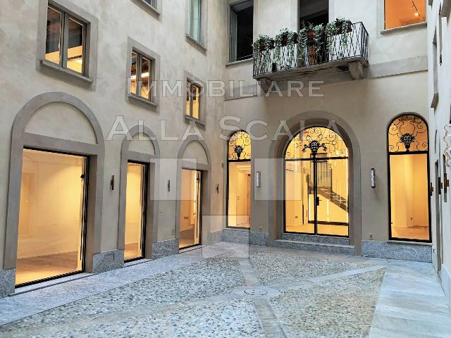 Shop in Via Alessandro Manzoni, Milano - Photo 1