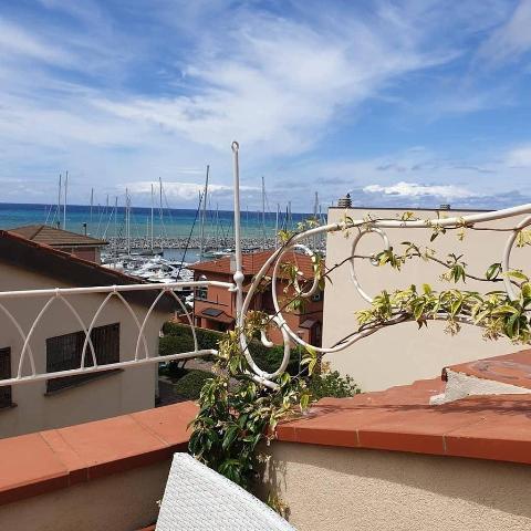 3-room flat in Via Beatrice Alliata 35, San Vincenzo - Photo 1