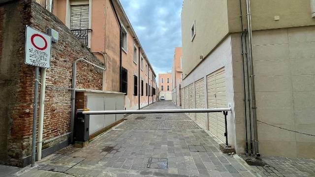 Boxen in Calle Santa Croce, Chioggia - Foto 1