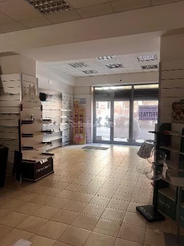 Geschäft in Via Venezia, Pescara - Foto 1