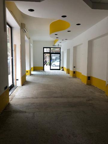 Negozio in Via Chieti 57, Pescara - Foto 1