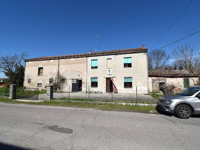 Mansion in Via Cavallo 7, Guastalla - Photo 1