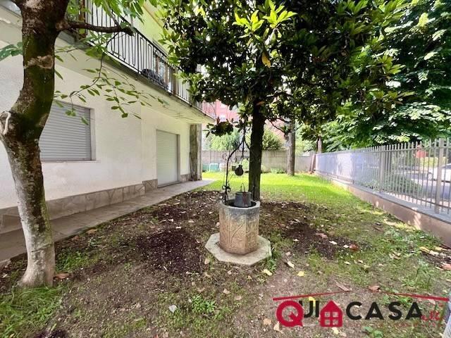 Villa in Viale Lombardia 41, Rescaldina - Foto 1