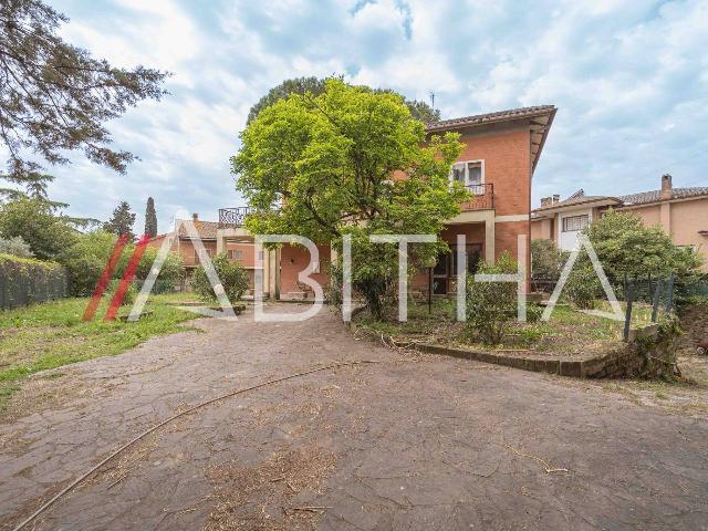 Mansion in {3}, Via Monte Cervino - Photo 1