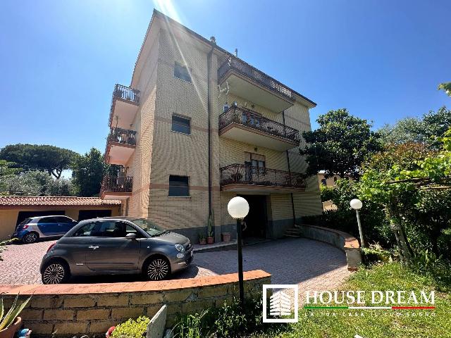 4-room flat in Via dell'Acqua Acetosa Anagnina 24, Frascati - Photo 1