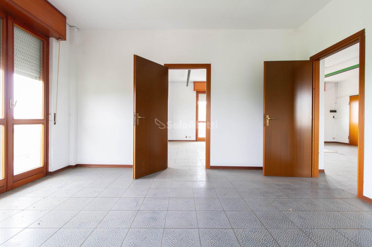 Ufficio in , Lainate, {3} - Foto 1