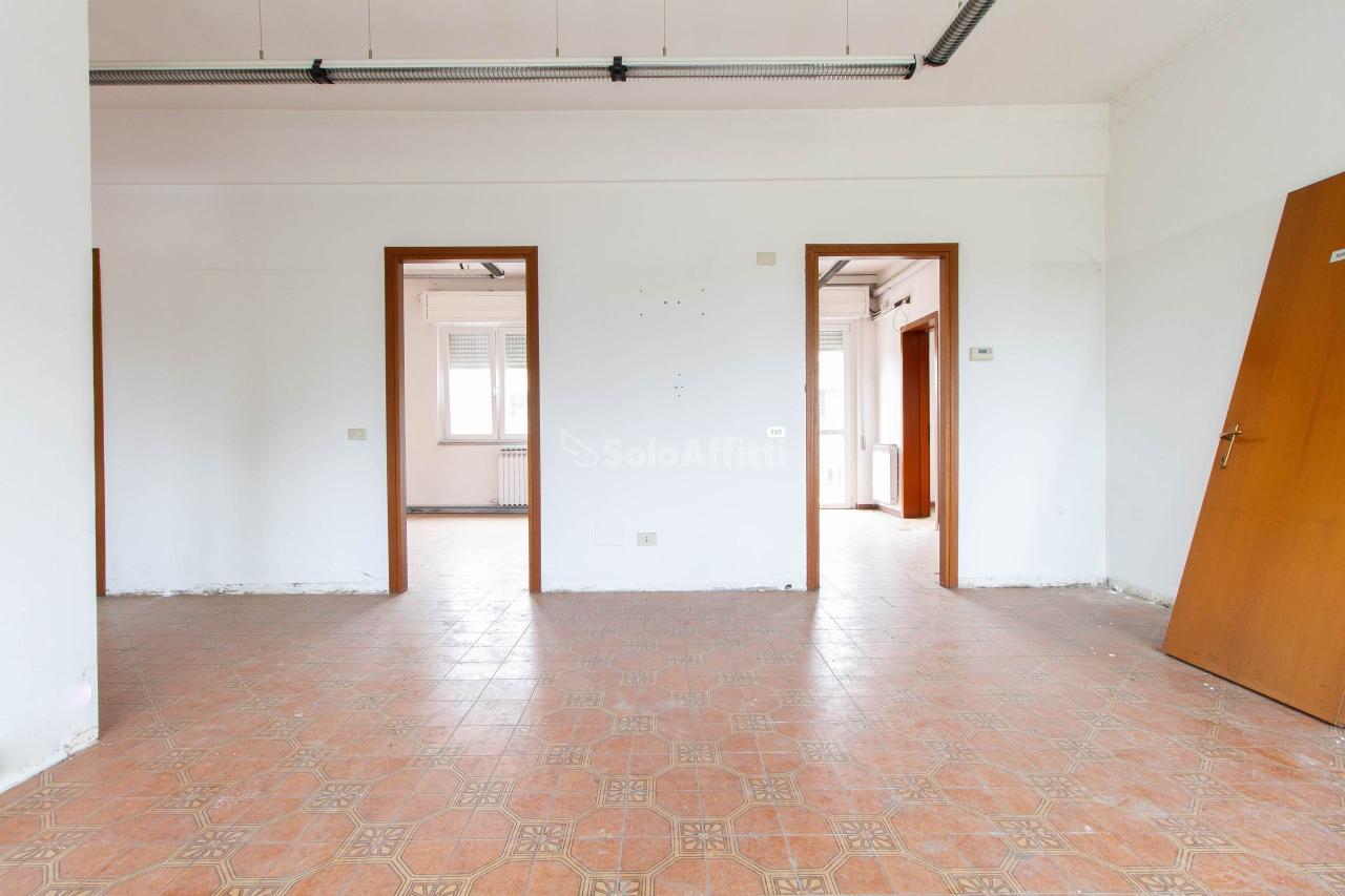 Ufficio in , Lainate, {3} - Foto 1