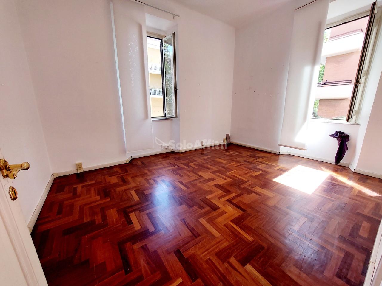 Ufficio in Via Roma 13, Civitavecchia, {3} - Foto 1