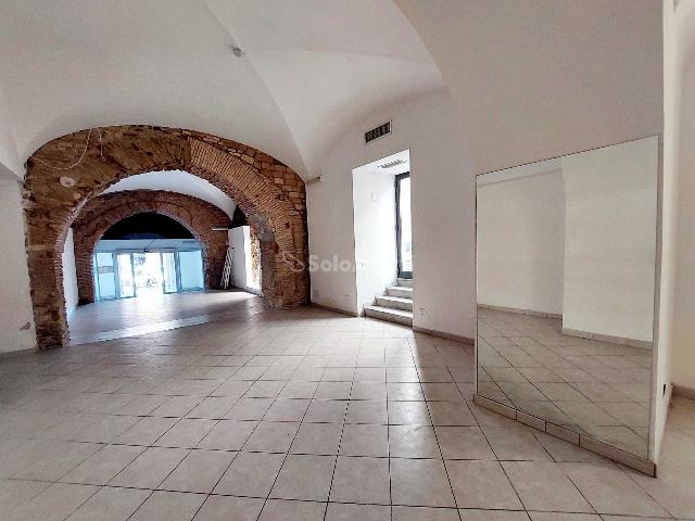 Geschäft in Piazza Vittorio Emanuele 23, Civitavecchia - Foto 1