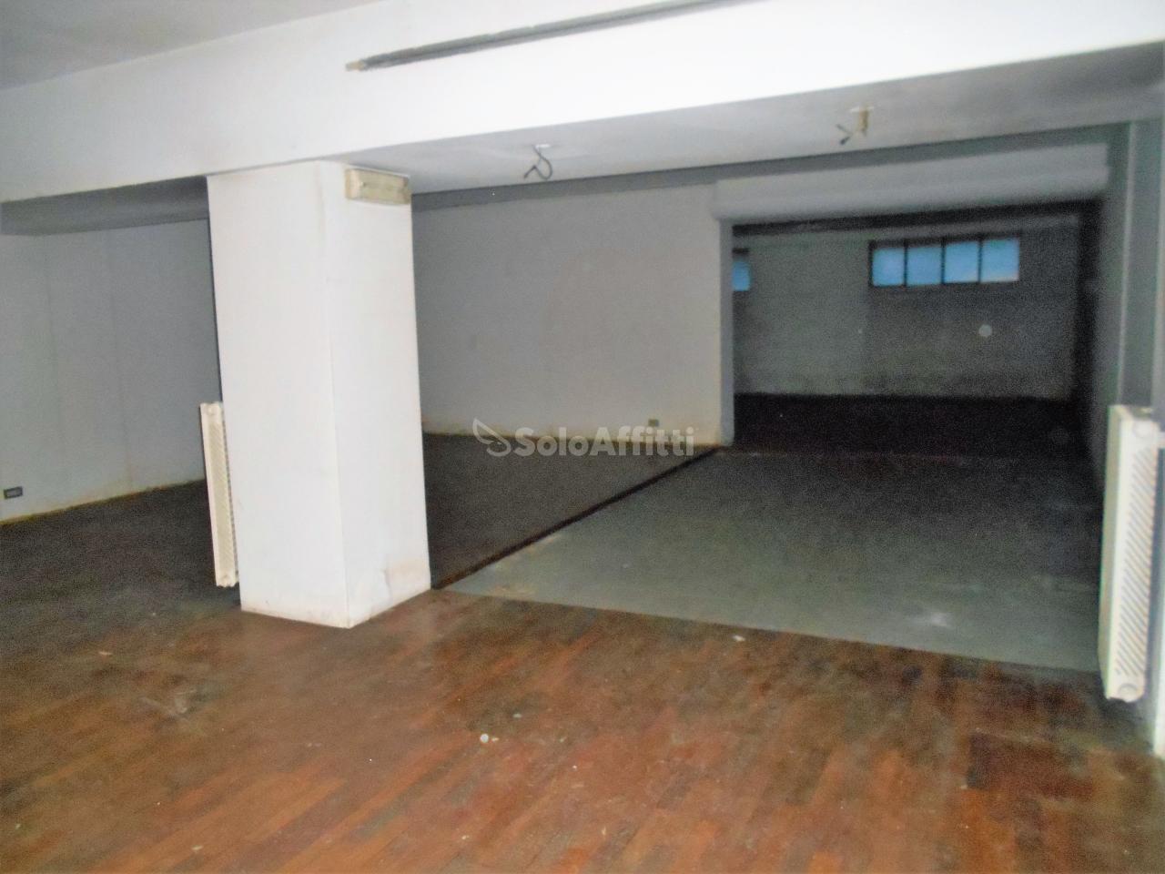 Magazzino in Via Giosuè Carducci 25, Lissone, {3} - Foto 2