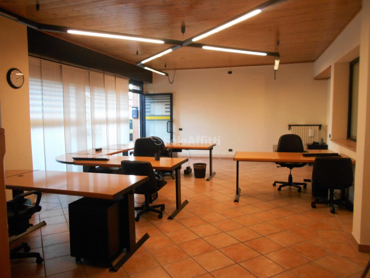 Ufficio in Via Lucio Virgilio Rufo 6, Besana In Brianza, {3} - Foto 2
