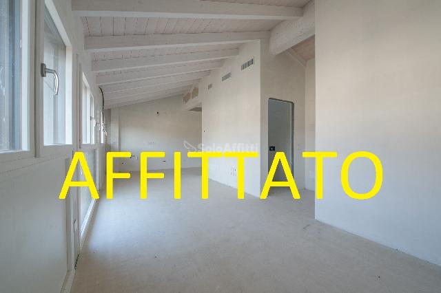 2-room flat in {3}, Piazza Giacomo Matteotti 7 - Photo 1