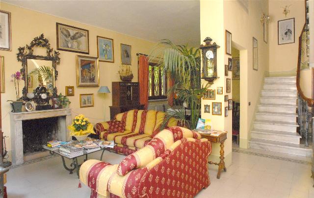 Two-family villa, Viareggio - Photo 1