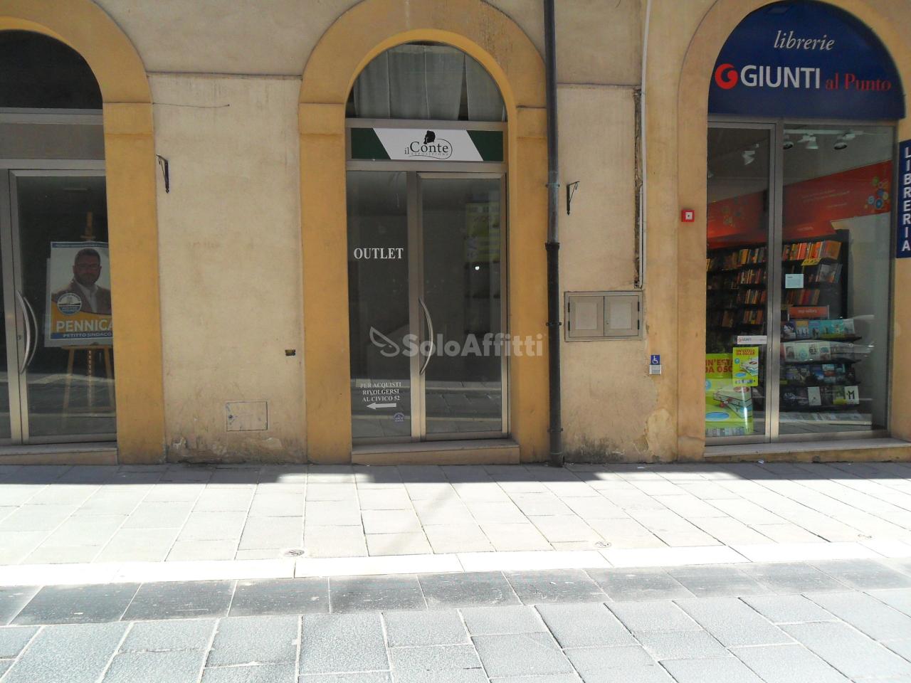 Negozio in Corso Vittorio Emanuele II 62, Caltanissetta, {3} - Foto 1
