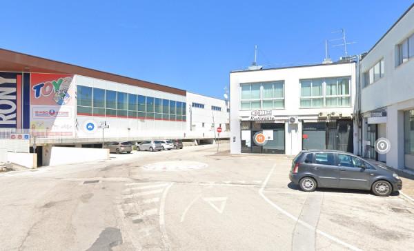 Ufficio in Via Luigi Einaudi, Civitanova Marche, {3} - Foto 1